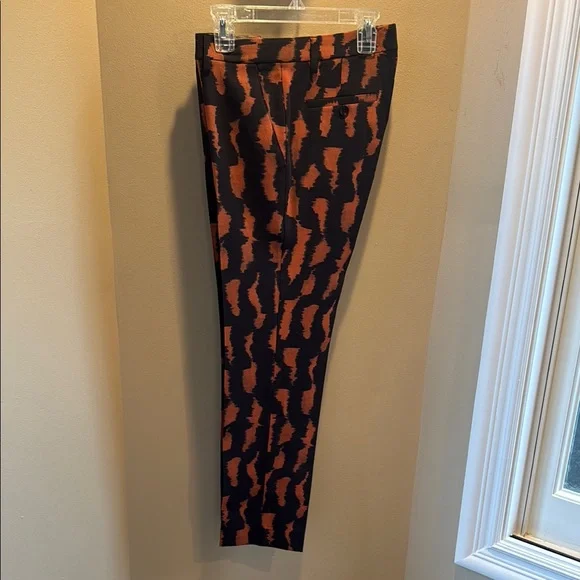 ETRO Chic Black and Orange Patterned Pants Size 38 European. Inseam 26